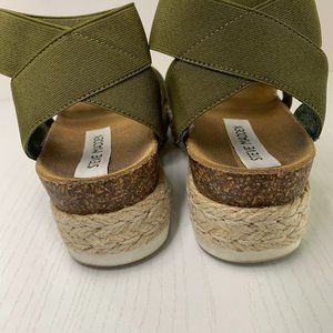 Steve Madden Green and Tan Platform Sandal